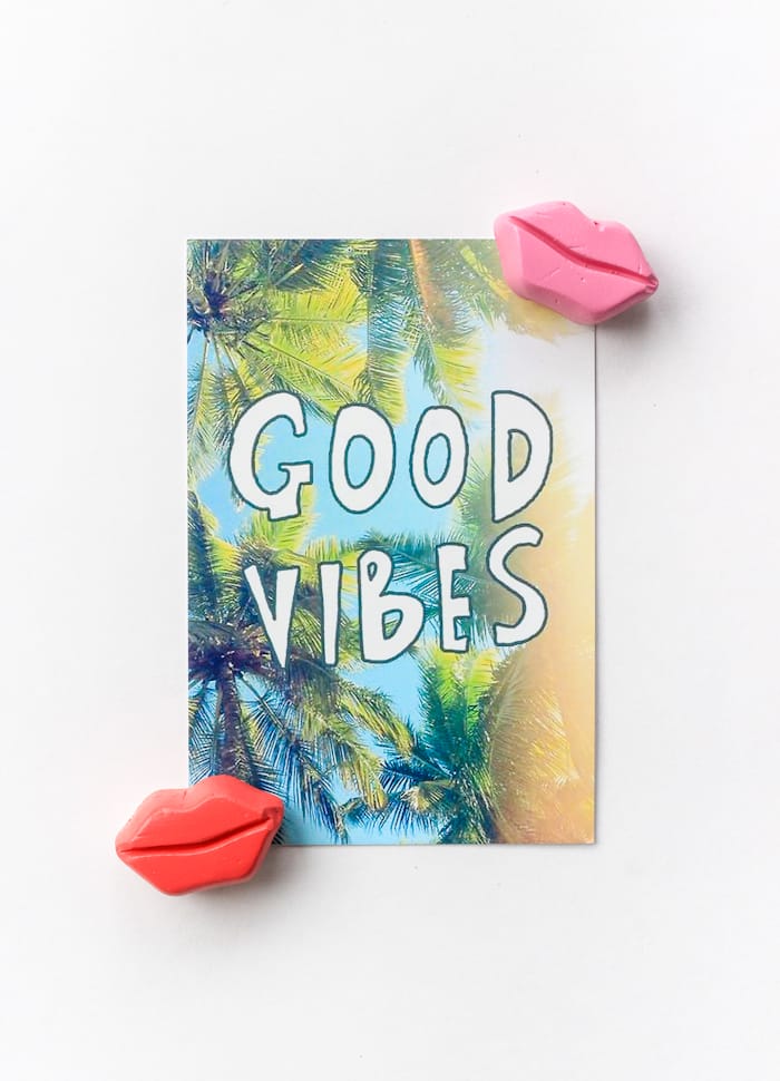DIY Plaster Lip Magnets (click through for full tutorial!)