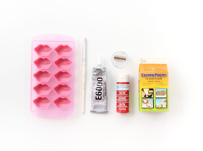 DIY Plaster Lip Magnets