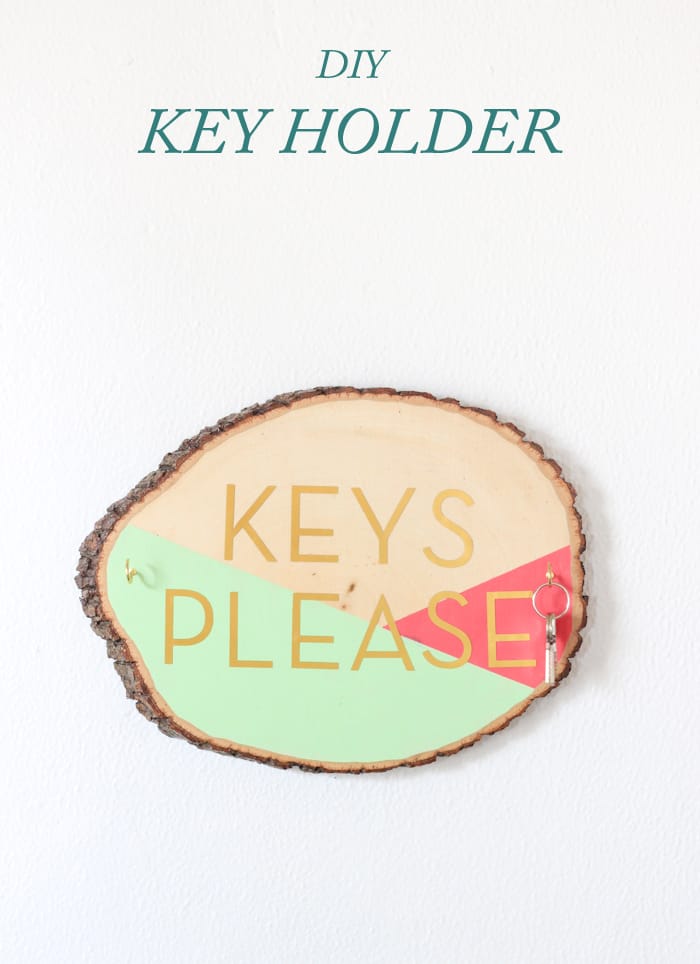 DIY Wooden Slab Key Holder, click through to see the full tutorial!