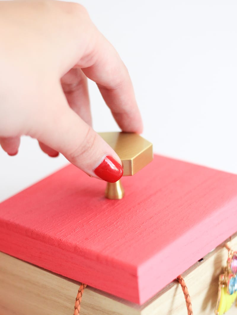 Learn to make this custom diy jewelry box in only 10 minutes!
