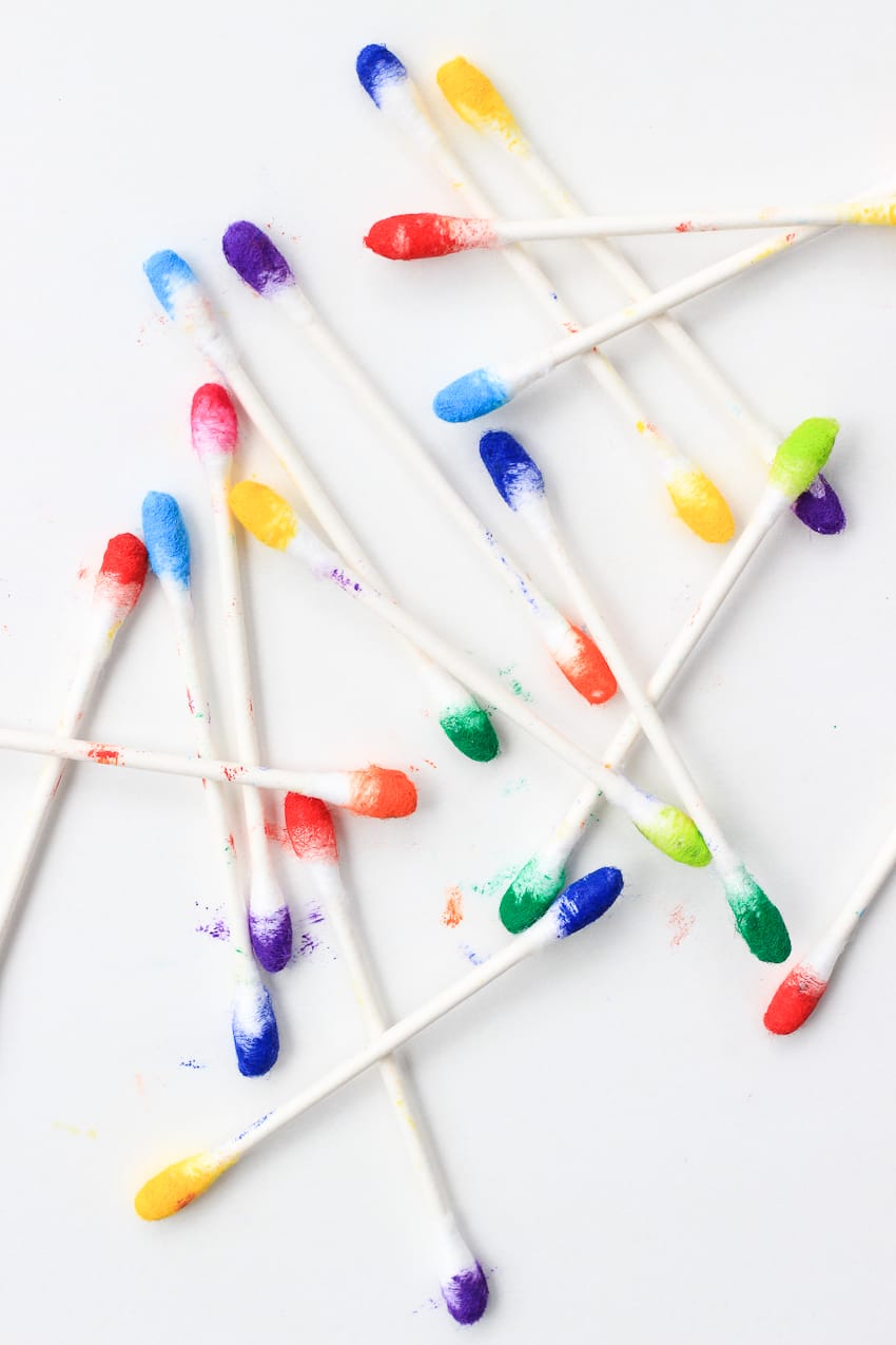 3 Last Minute Gift Wrap DIYS (made from common household items!)