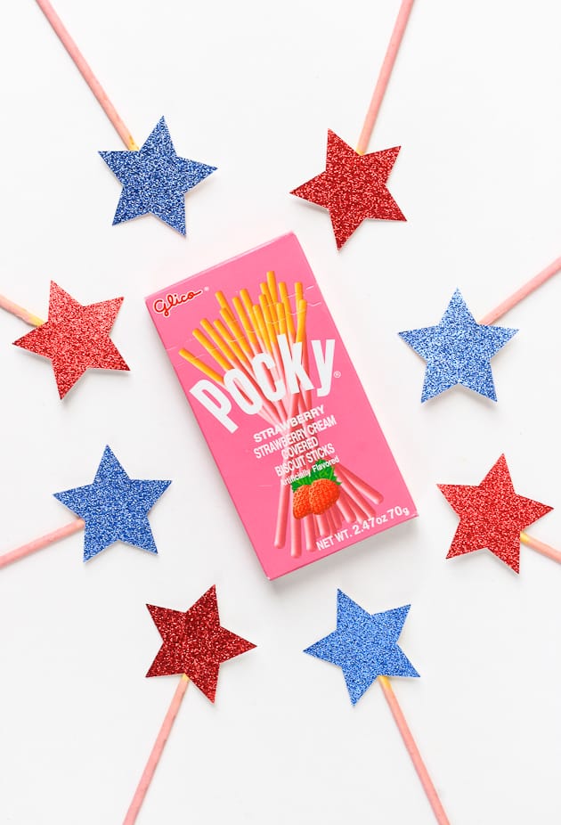 Be the hit of the BBQ with this DIY Fourth of July pie topper!