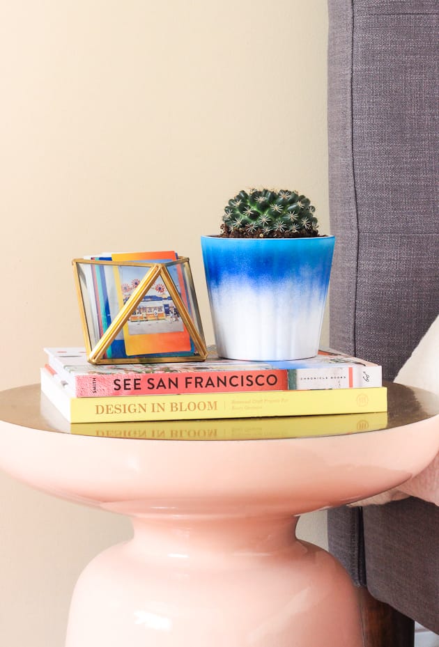 Learn to make these colorful and fun ombre planters in only 5 minutes!