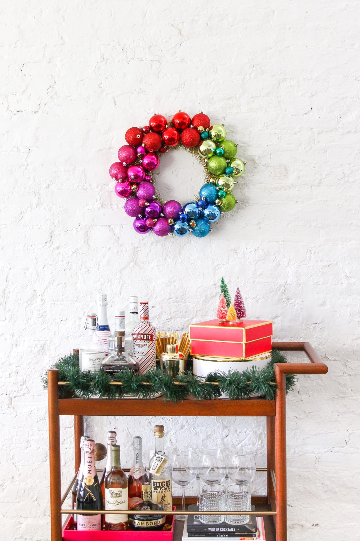 diy-Ornament-wreath-3 Rainbow DIY Ornament Wreath