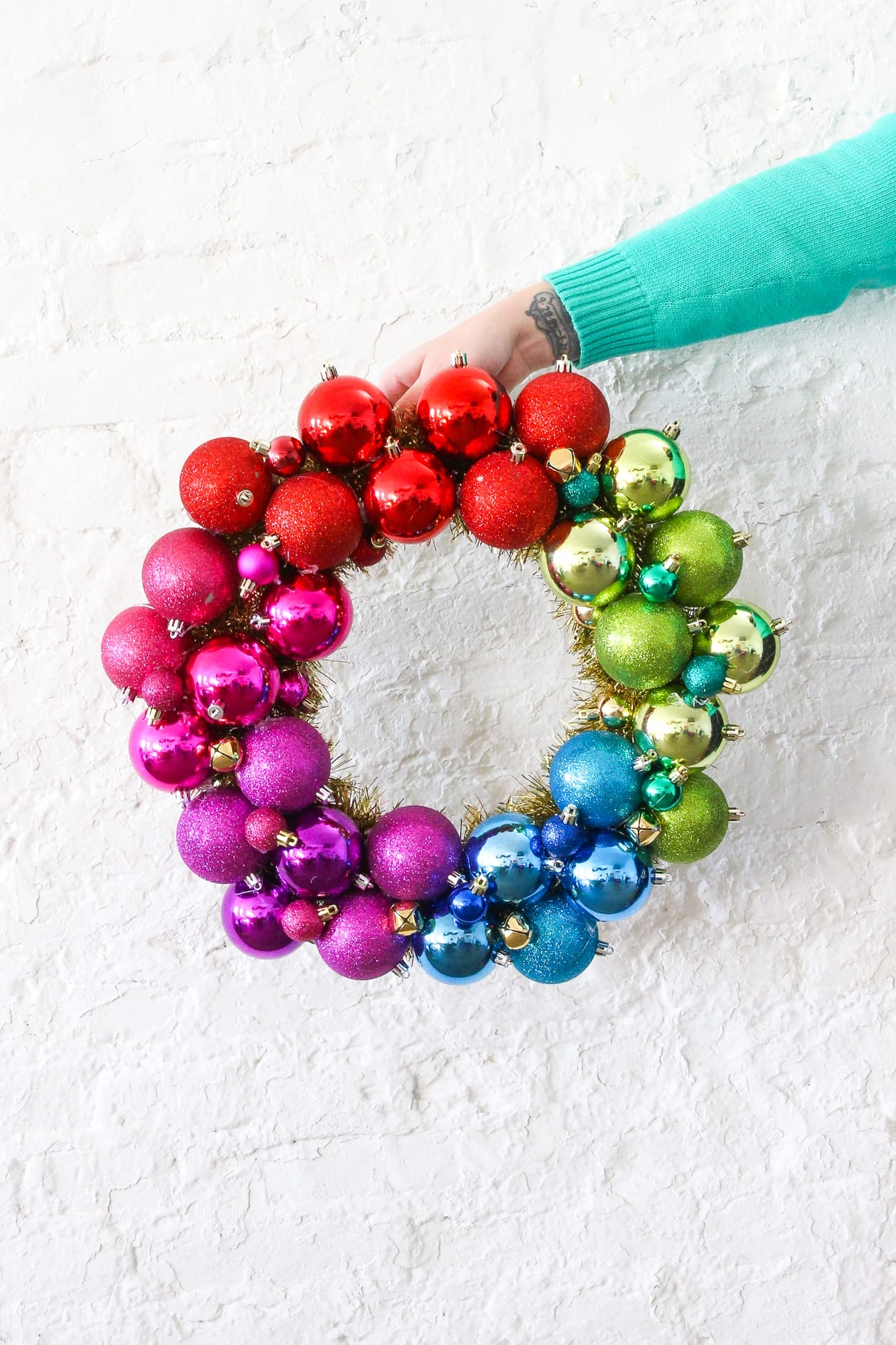 diy-Ornament-wreath-7 How to make an Ornament Wreath