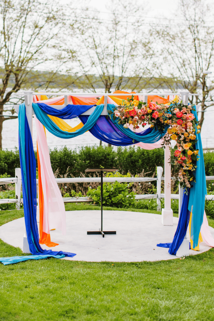 Brides on a budget will want to make these 10 Colorful DIY Wedding Decor Ideas! Add color to your wedding day with DIY projects any bride can make!