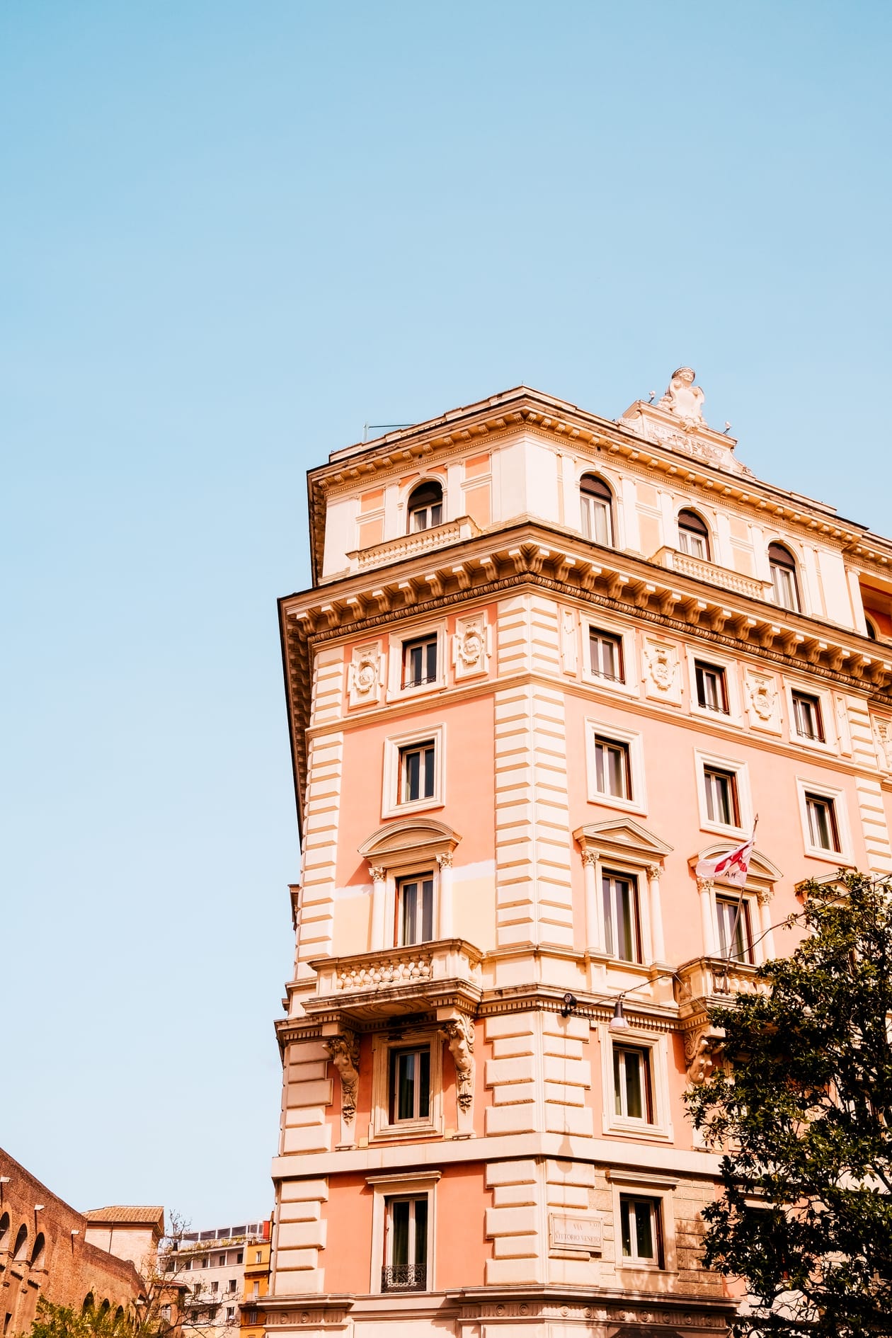 Heading to Rome for the first time? Be sure to check out this travel guide for what do to and what not to do while visiting Rome, Italy!