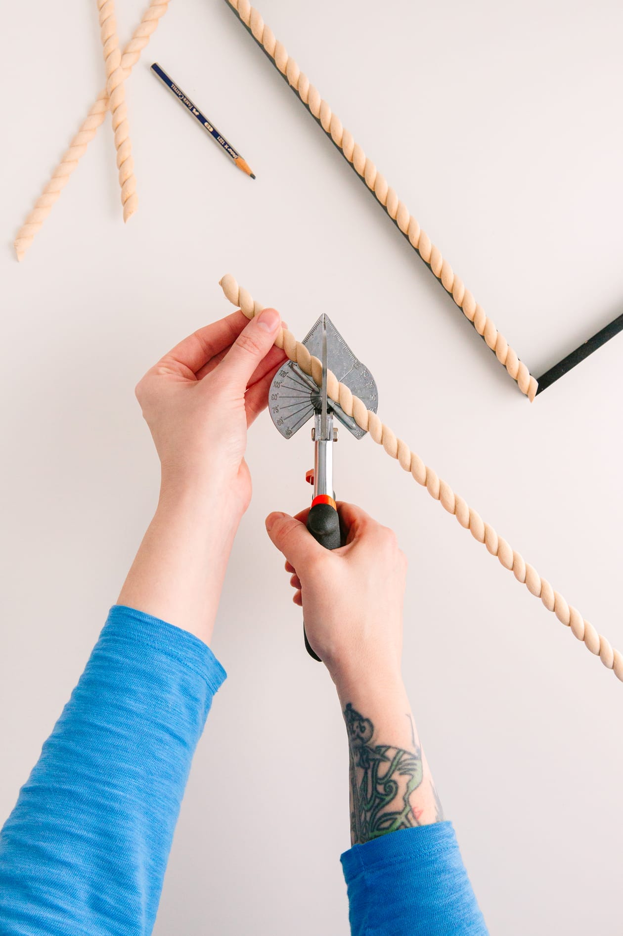 cutting moulding with miter shears