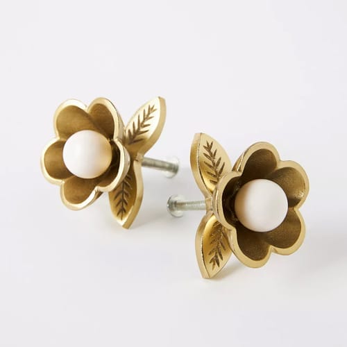 Flower knob hardware