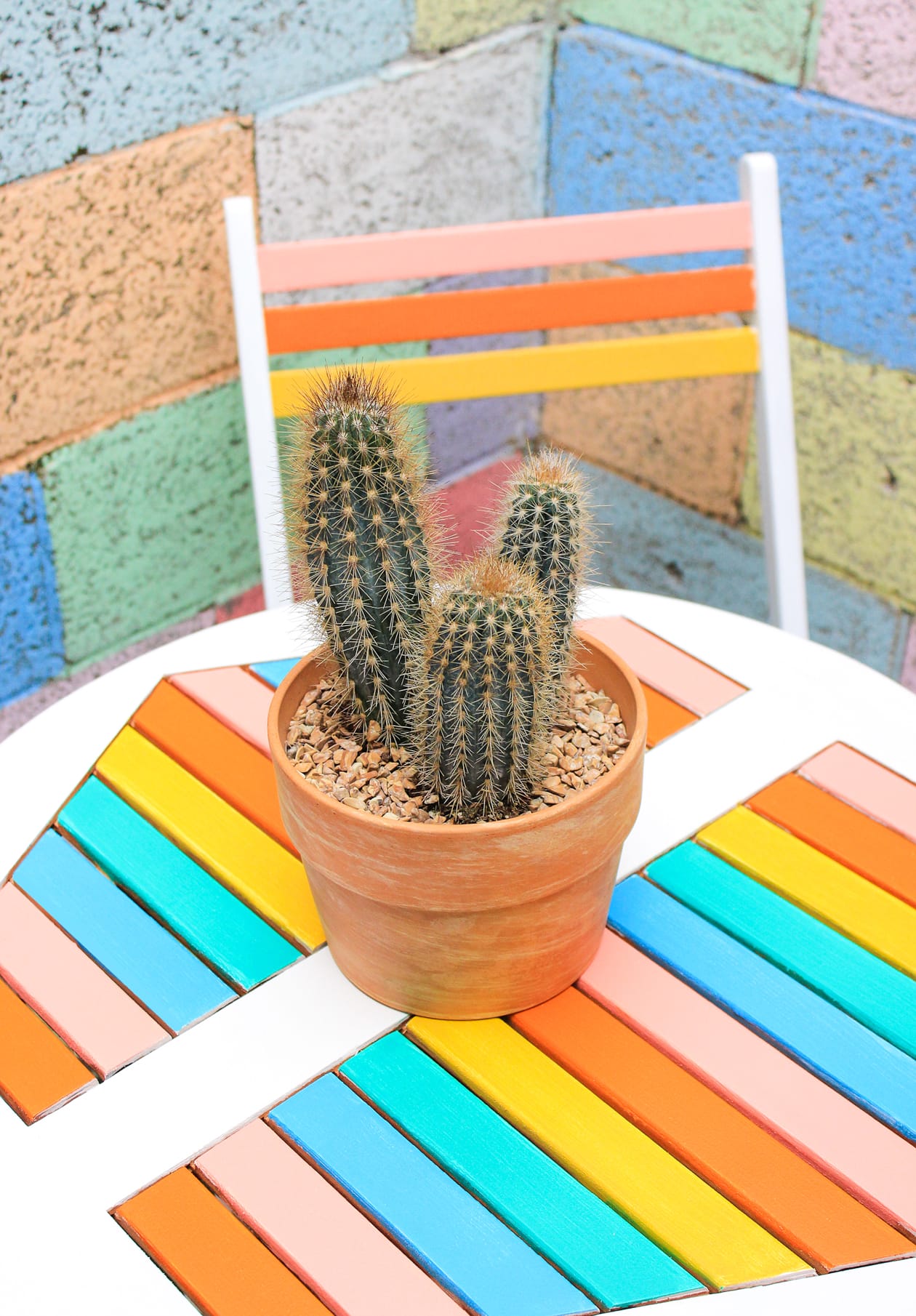 Easy Summer Craft Projects: Rainbow Painted Bistro Table